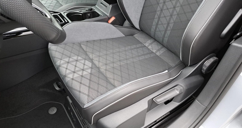 Volkswagen Golf cena 184150 przebieg: 1, rok produkcji 2024 z Łódź małe 562